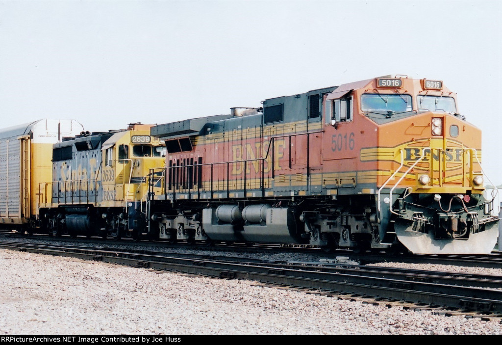 BNSF 5016 East